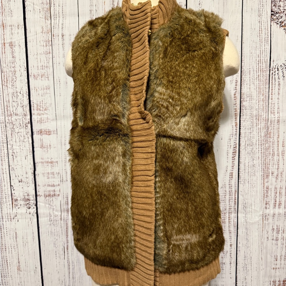 Jones New York Faux Fur‎ Vest in Brown and Tan